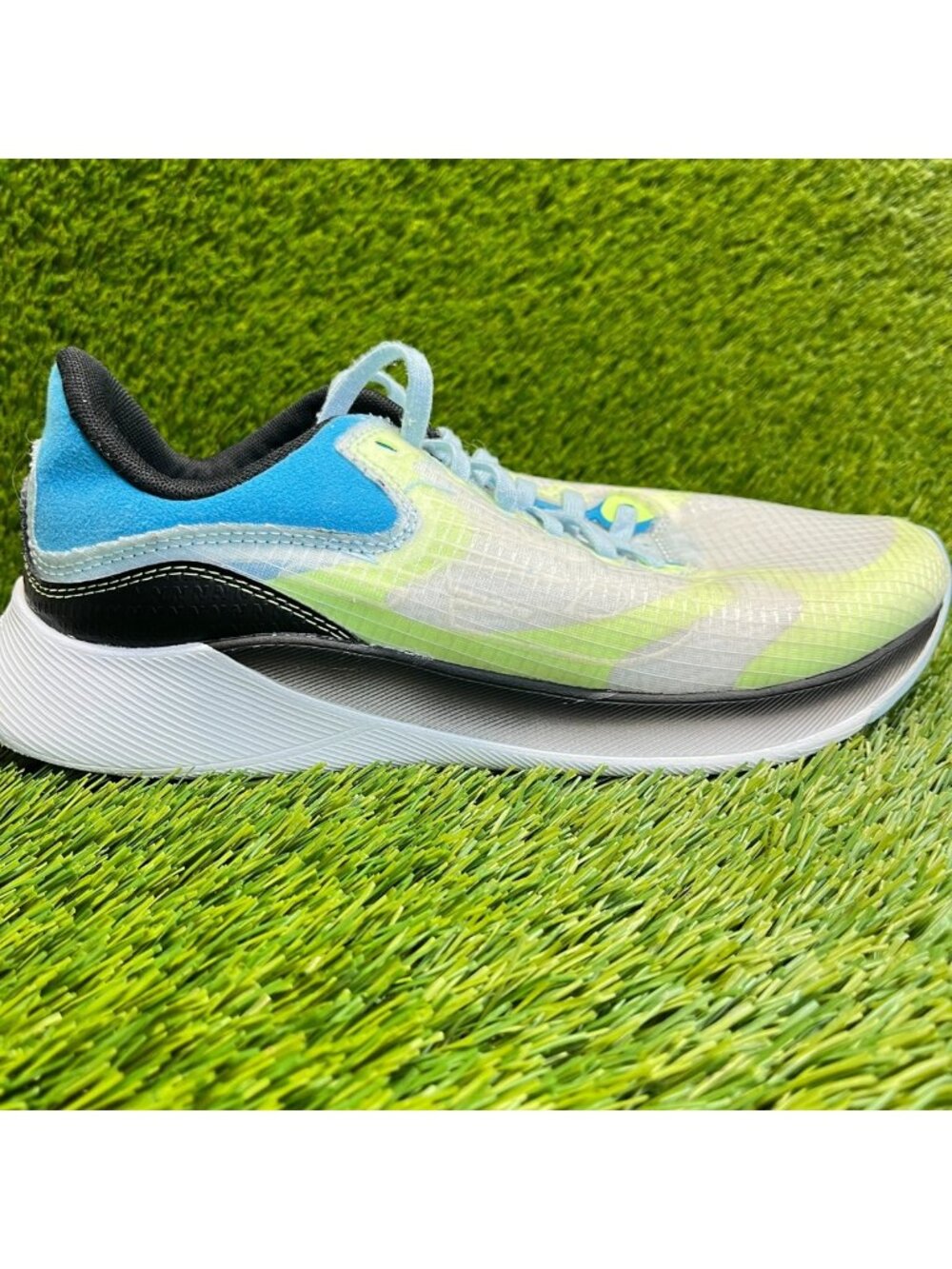 New Balance DynaSoft Breaza V1 Mens Size 9 White Green Running Shoes Sneakers